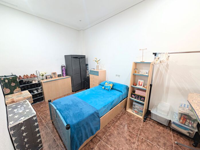 Casas en venta y pisos alquiler - 3