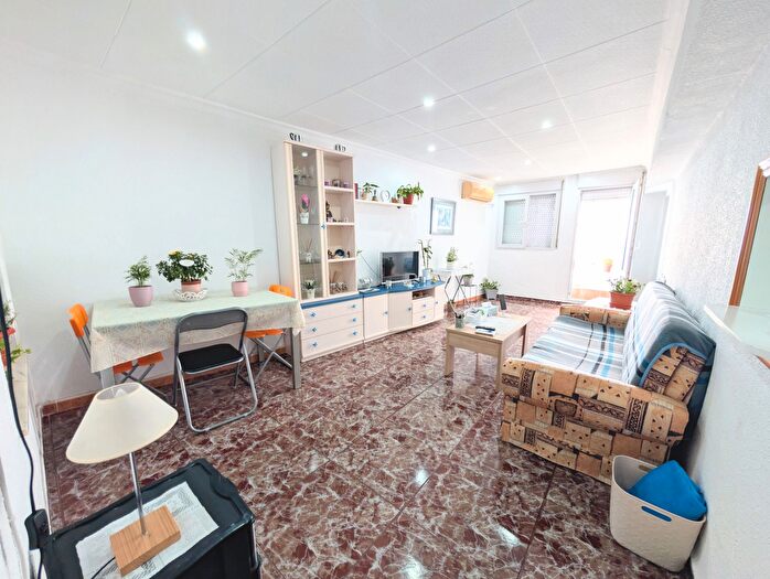 Casas en venta y pisos alquiler - 1