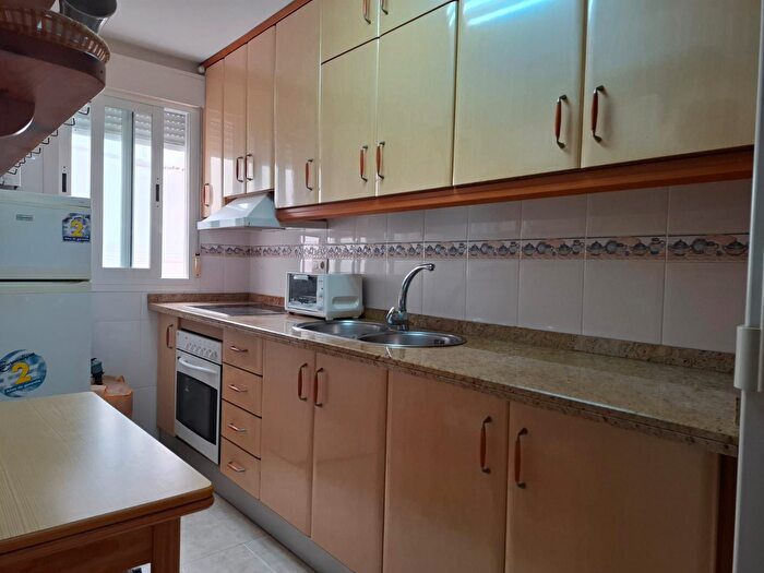 Casas en venta y pisos alquiler - 3