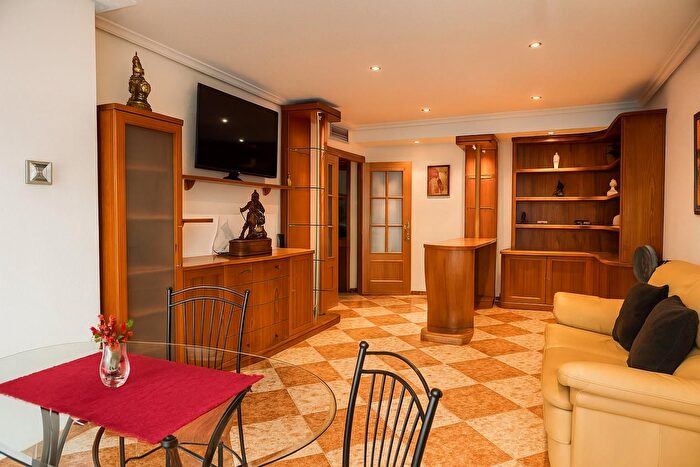 Casas en venta y pisos alquiler - 1