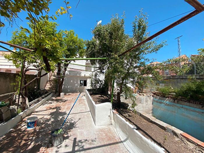Casas en venta y pisos alquiler - 1