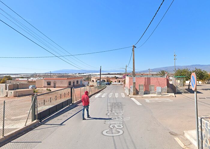 Casa en venta en Pozo de los Frailes Presillas Albaricoques, Níjar de 3 habitaciones