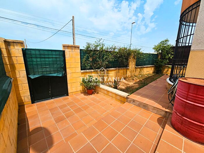 Casas en venta y pisos alquiler - 3