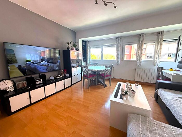 Casas en venta y pisos alquiler - 2