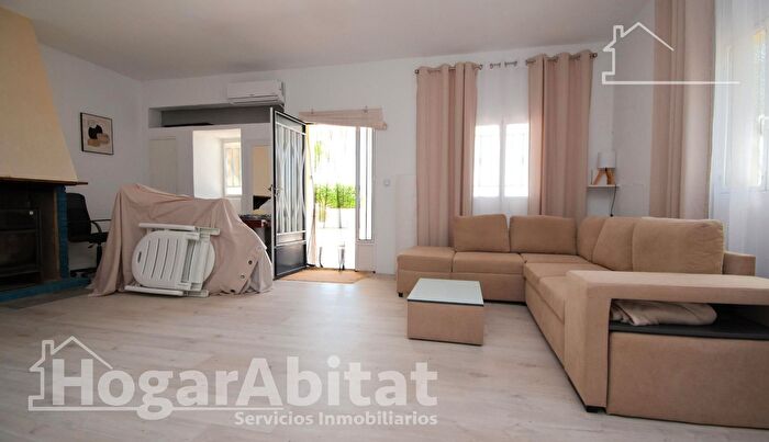 Casas en venta y pisos alquiler - 3
