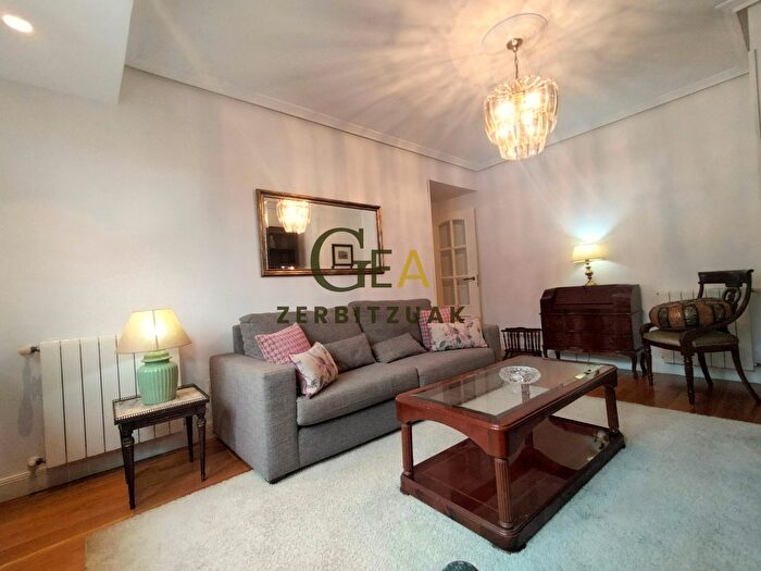 Casas en venta y pisos alquiler - 1