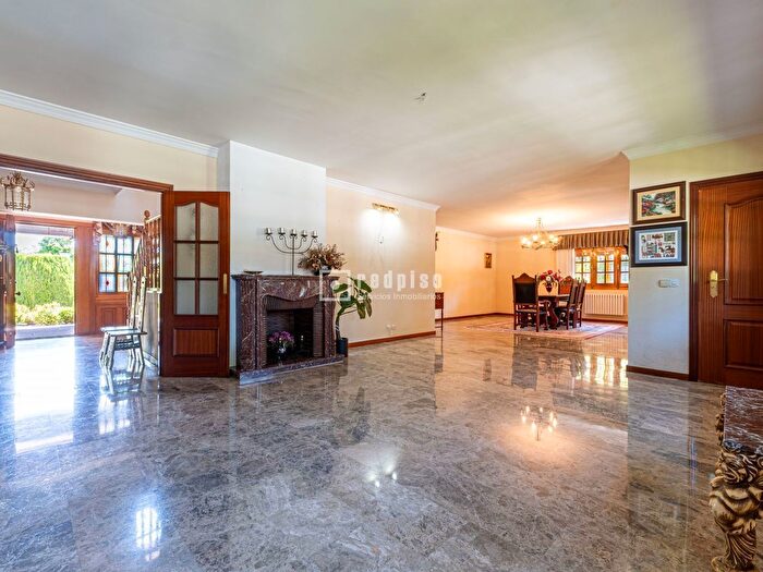 Casas en venta y pisos alquiler - 3