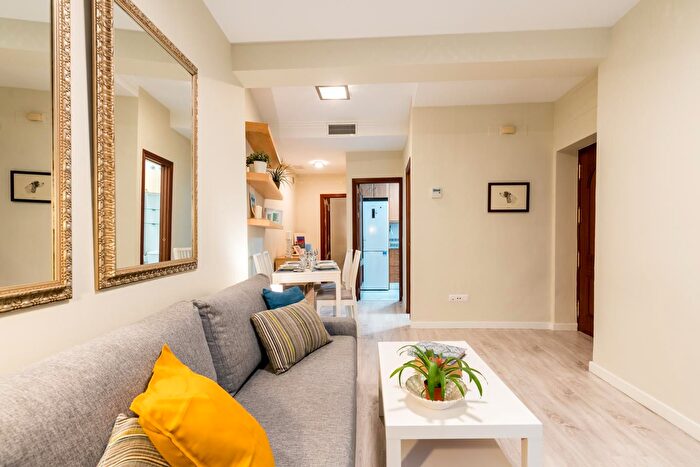 Casas en venta y pisos alquiler - 3