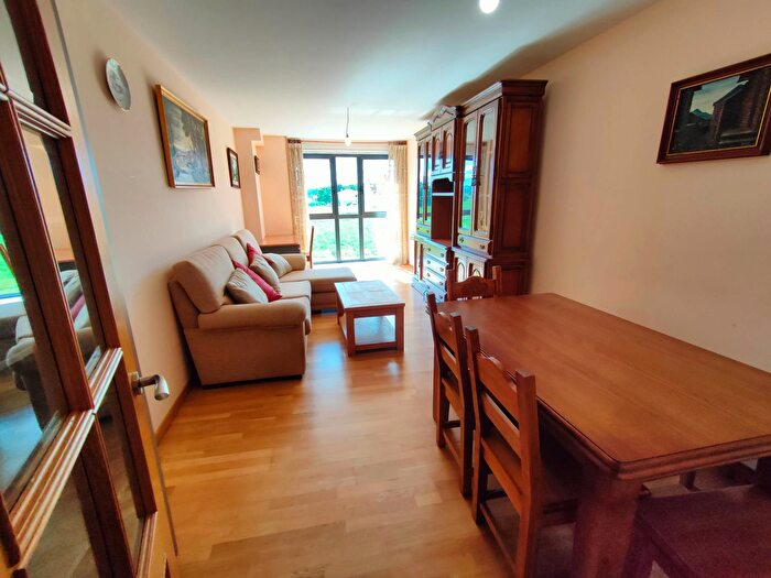 Casas en venta y pisos alquiler - 1