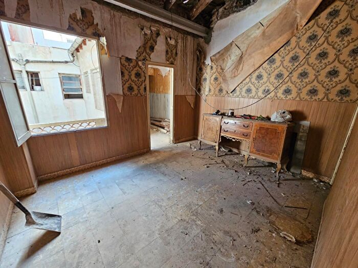 Casas en venta y pisos alquiler - 3