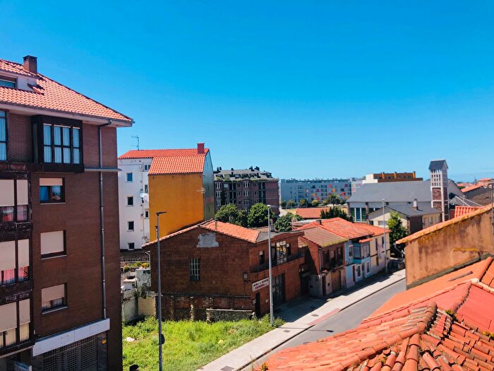 Casas en venta y pisos alquiler - 3