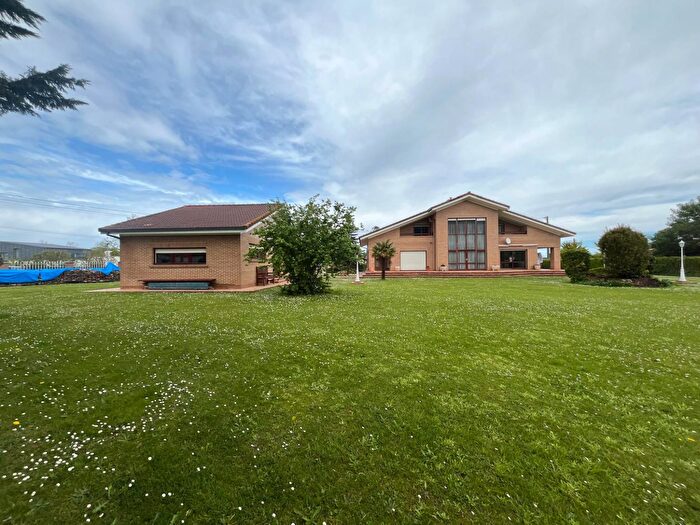 Casas en venta y pisos alquiler - 1