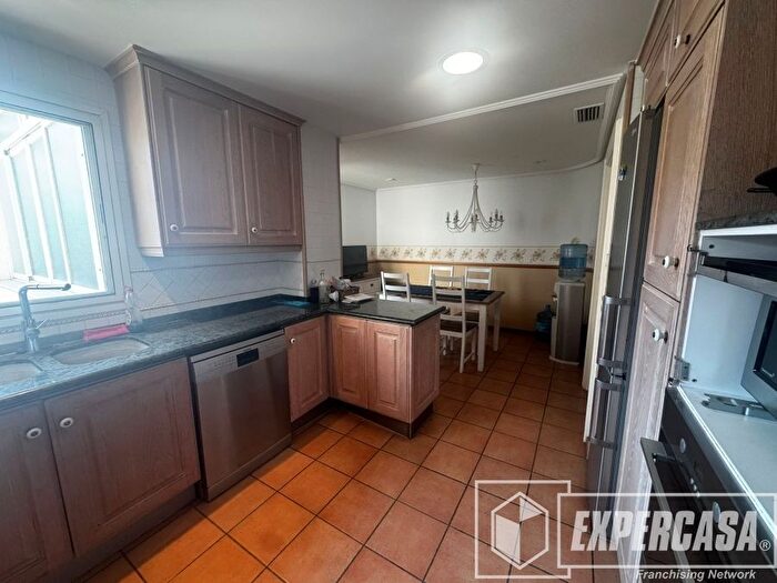 Piso en alquiler en Norte, Plaza Illes Columbretes de 5 habitaciones