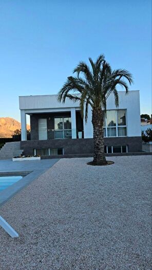 Casa en venta en Orihuela ciudad, Orihuela de 4 habitaciones