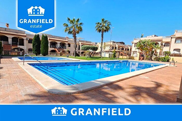 Casa en venta en Nueva Torrevieja Aguas Nuevas, Parque Acuático Sector de 2 habitaciones