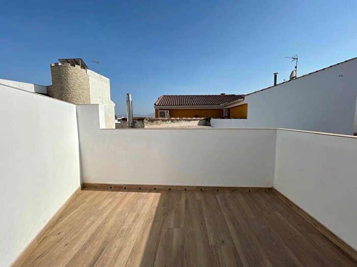 Casas en venta y pisos alquiler - 1
