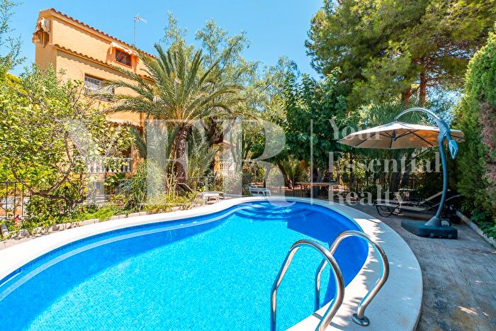 Casa en venta en Pueblo Español Coveta Fumá, El Campello de 6 habitaciones