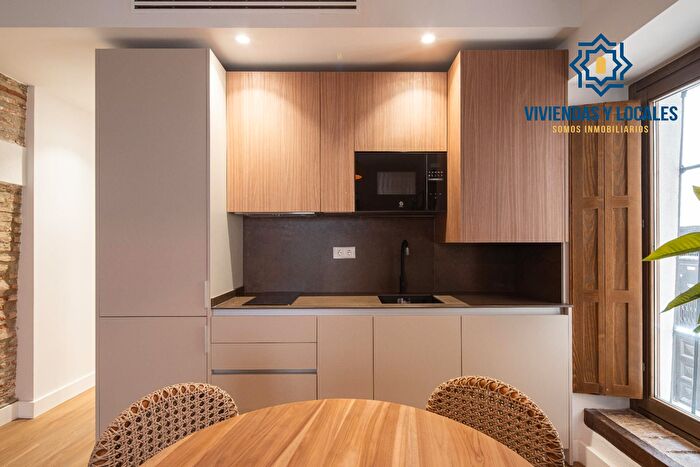 Casas en venta y pisos alquiler - 3