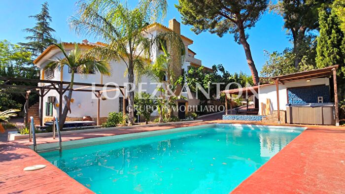 Casa en venta en San Antonio de Benagéber, Valencia de 5 habitaciones
