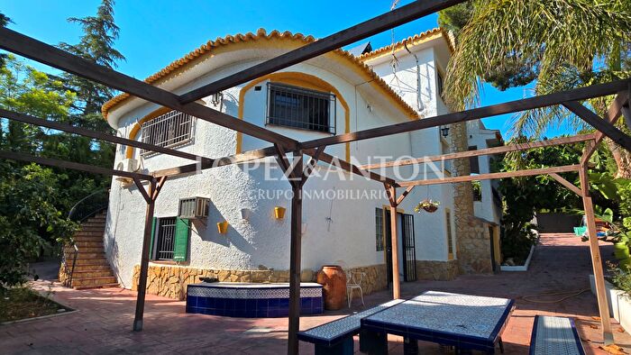 Casas en venta y pisos alquiler - 2