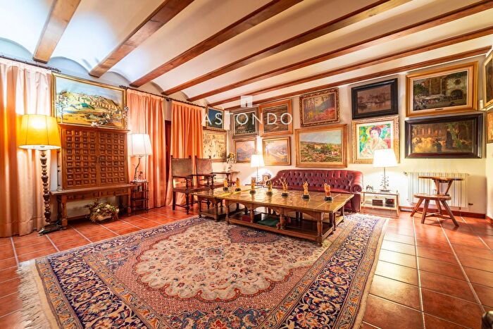 Casas en venta y pisos alquiler - 3