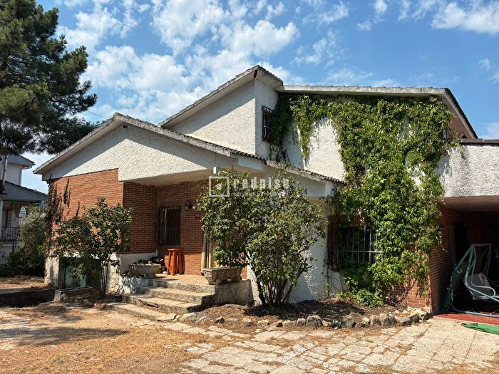 Casas en venta y pisos alquiler - 1