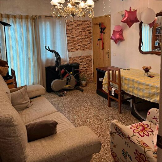 Casas en venta y pisos alquiler - 1