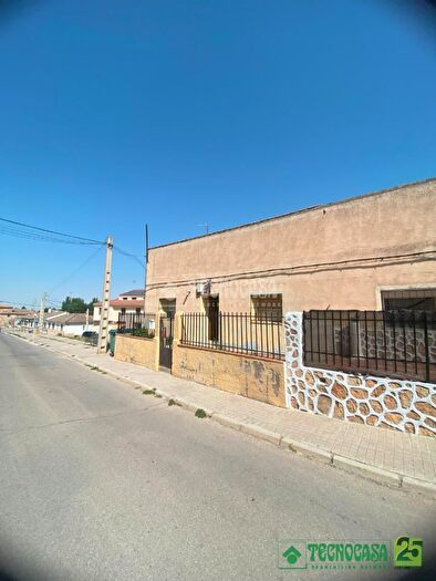 Casas en venta y pisos alquiler - 1