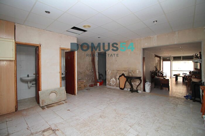 Casas en venta y pisos alquiler - 3