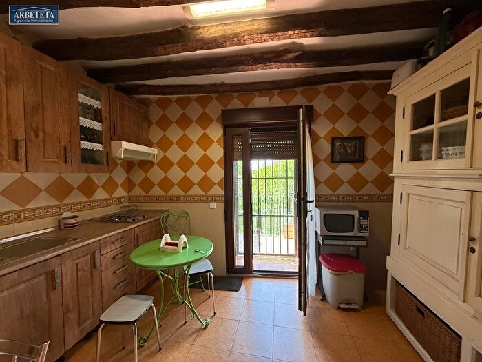 Casas en venta y pisos alquiler - 3