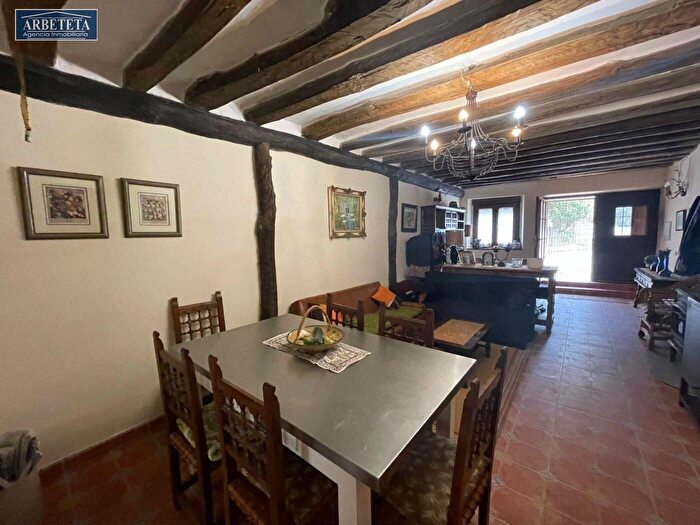 Casas en venta y pisos alquiler - 1