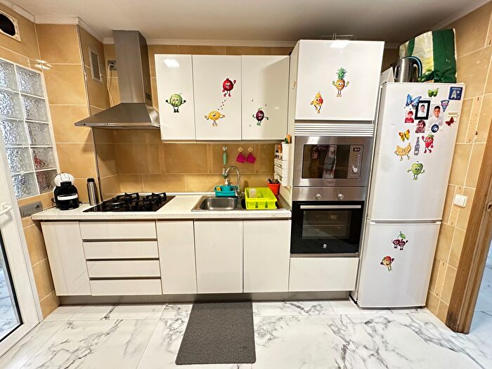 Casas en venta y pisos alquiler - 2