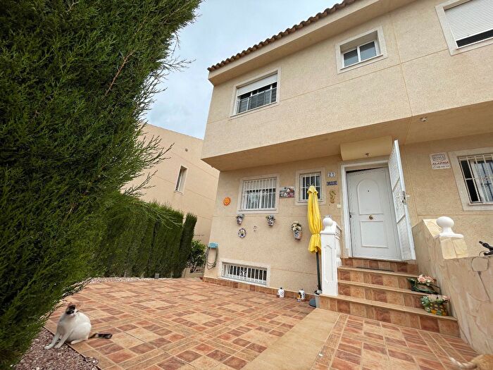 Casas en venta y pisos alquiler - 1