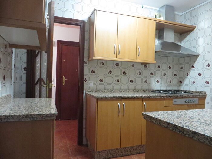 Casas en venta y pisos alquiler - 1