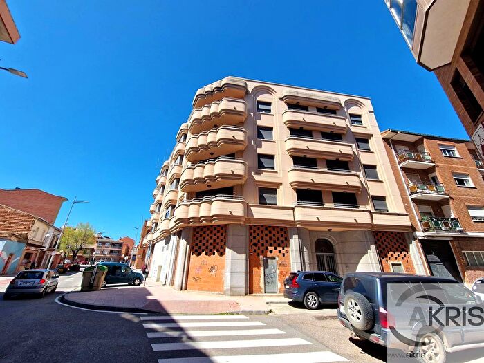 Casas en venta y pisos alquiler - 1