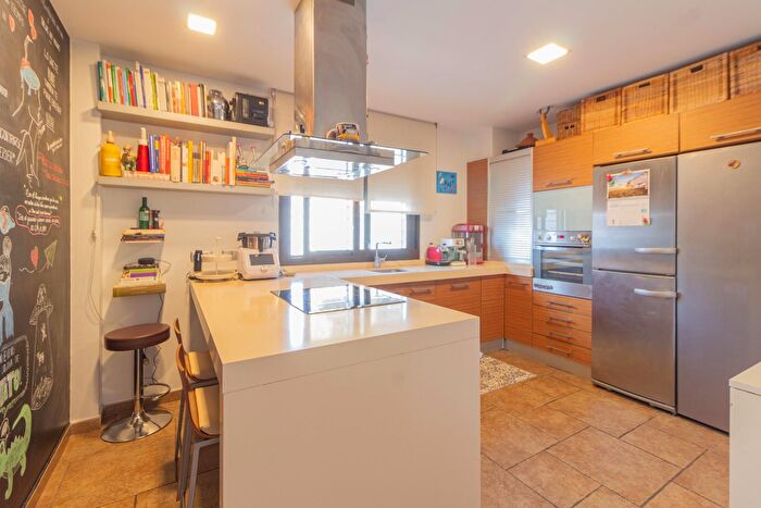 Casas en venta y pisos alquiler - 3