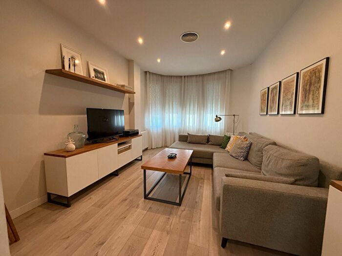 Casas en venta y pisos alquiler - 2