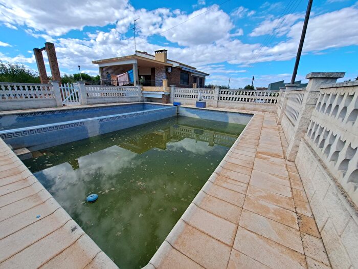 Casas en venta y pisos alquiler - 3
