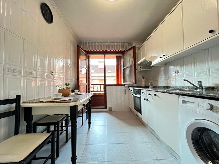 Casas en venta y pisos alquiler - 1