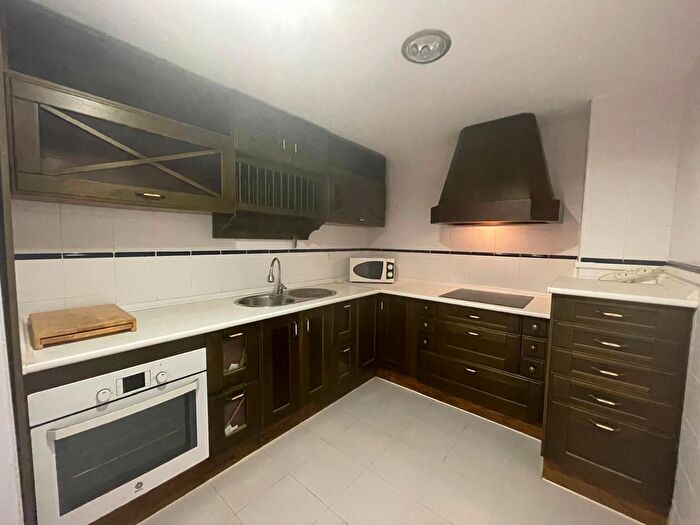 Casas en venta y pisos alquiler - 2