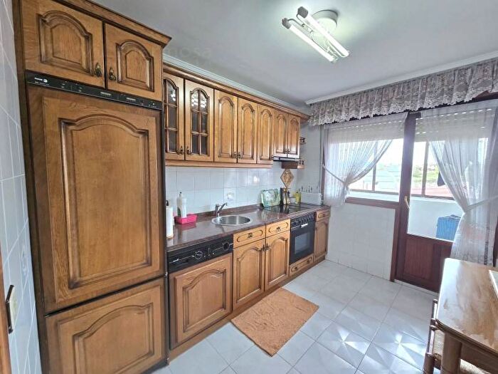 Casas en venta y pisos alquiler - 3