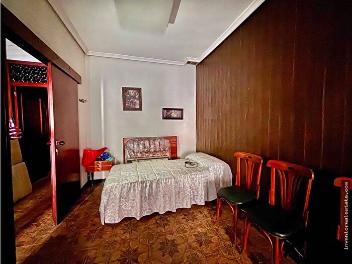 Casas en venta y pisos alquiler - 3