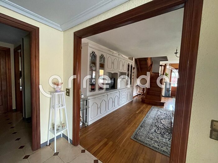Casas en venta y pisos alquiler - 3