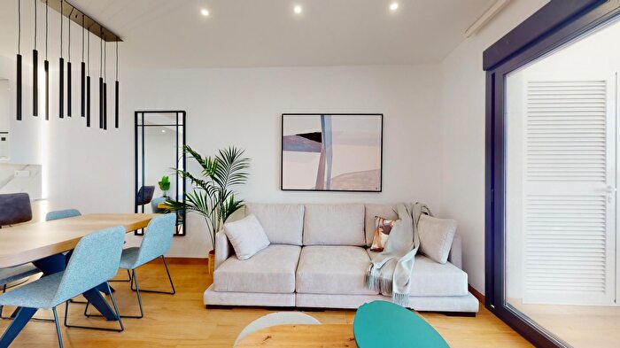 Casas en venta y pisos alquiler - 3