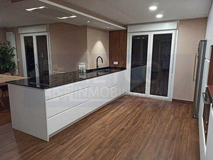 Casas en venta y pisos alquiler - 1
