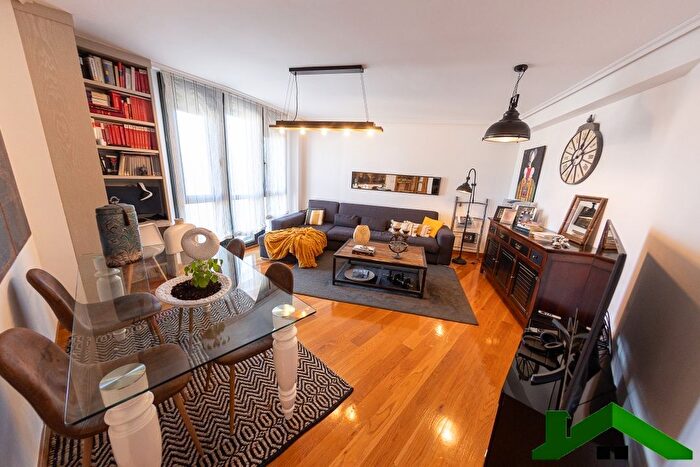 Casas en venta y pisos alquiler - 3