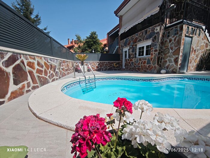 Casa en venta en Mojadillas Parque de las Infantas El Paraiso, Valdemorillo de 4 habitaciones