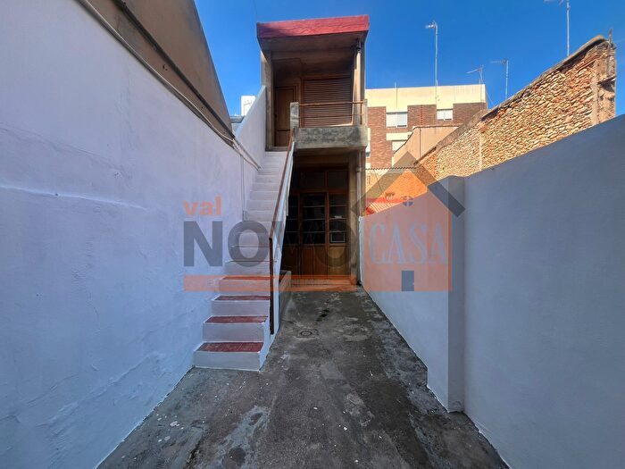 Casas en venta y pisos alquiler - 1