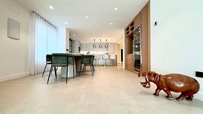 Casas en venta y pisos alquiler - 2