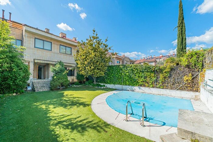 Casas en venta y pisos alquiler - 1